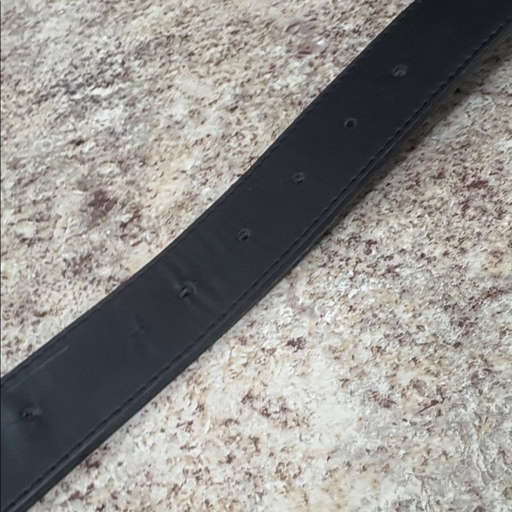 Gucci vintage Black Leather Belt with Brass Double G Buckle - Picture 6 of 6
